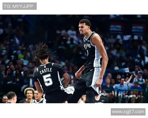 2016年NBA季后赛马刺与雷霆的激烈对决与精彩瞬间回顾 2016年NBA季后赛马刺与雷霆的激烈对决与精彩瞬间回顾