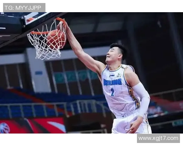 李慕豪：从青涩少年到篮球场上的璀璨明星之路