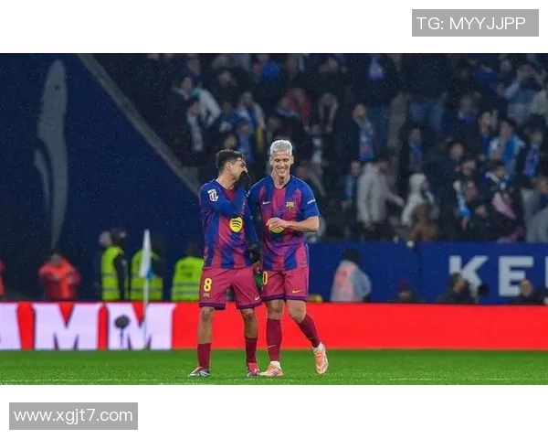 巴萨与巴黎激战正酣央视解说带你领略精彩瞬间与战术分析