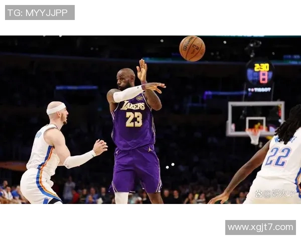 尼克杨重返湖人赛场引发热议球迷期待昔日辉煌再现
